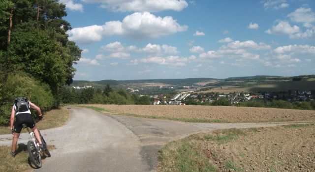 oberhalb von Neunkirchen mit Blick auf die Kurstadt